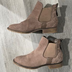 Steve Madden Chelsea Boots